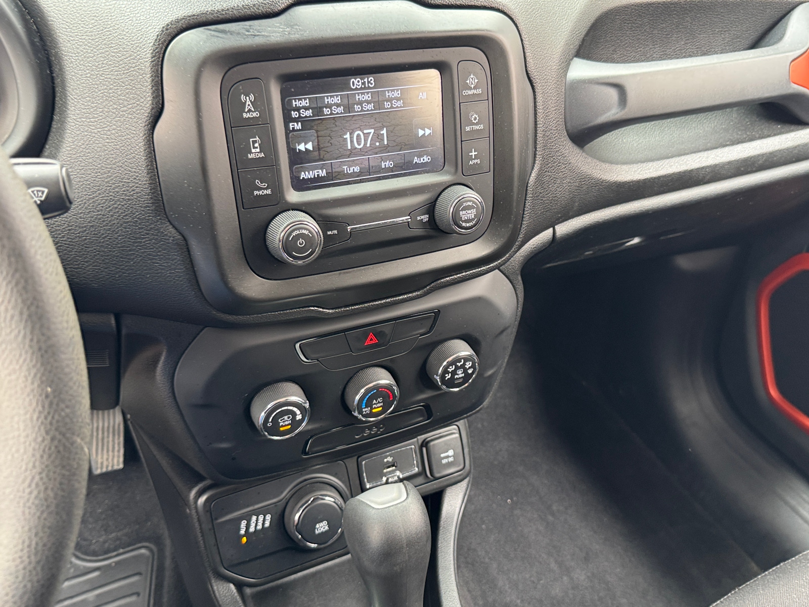 Thumbnail: 2019 Jeep Renegade - 4