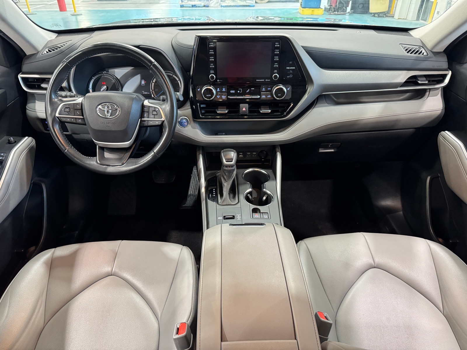 Thumbnail: 2022 Toyota Highlander - 2