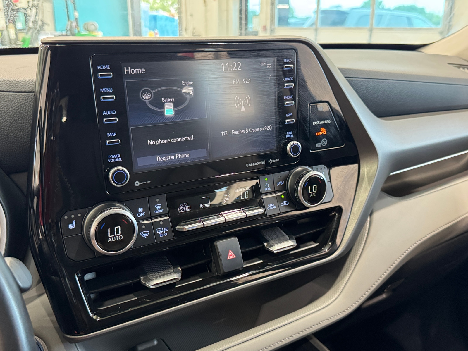 Thumbnail: 2022 Toyota Highlander - 3