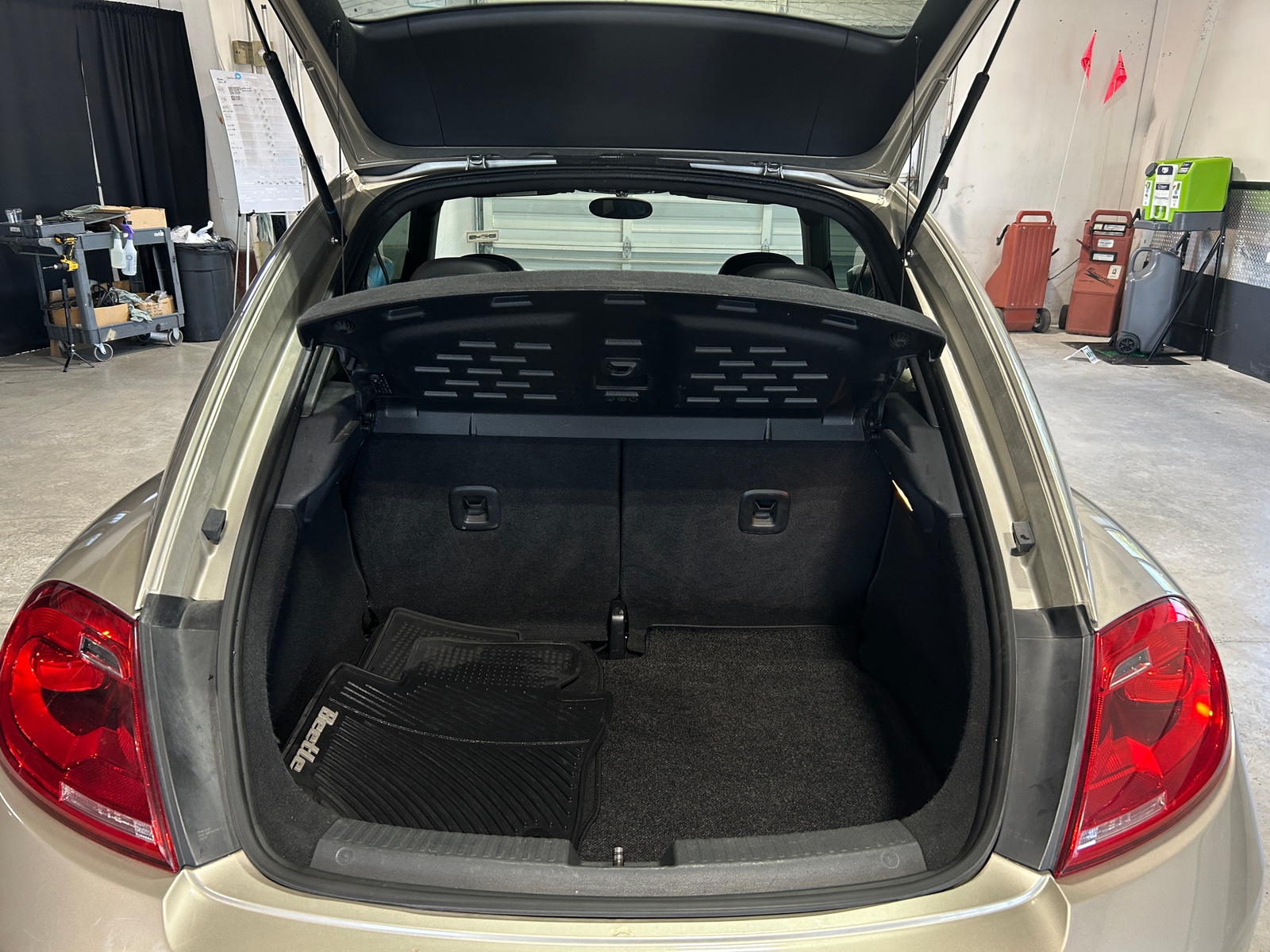Thumbnail: 2013 Volkswagen Beetle - 6