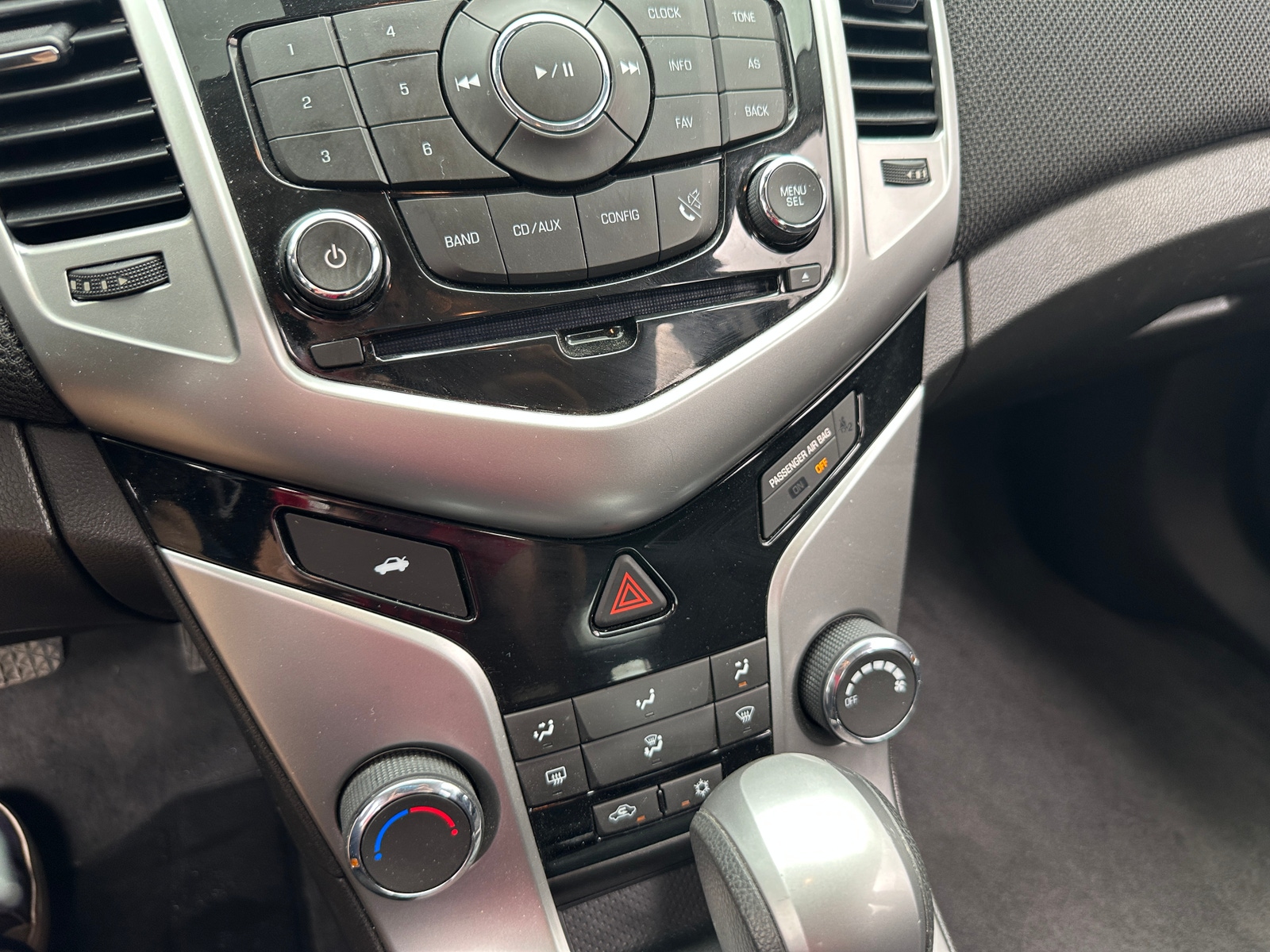 Thumbnail: 2015 Chevrolet Cruze - 4
