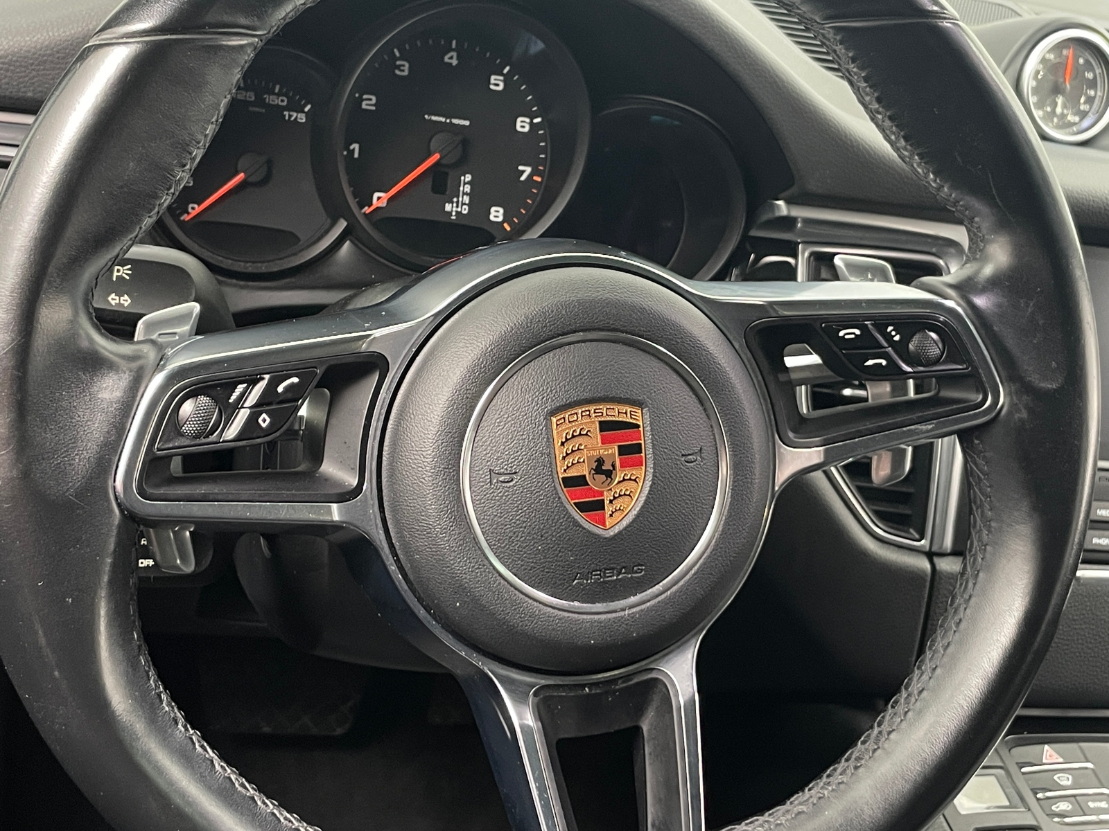 Thumbnail: 2018 Porsche Macan - 4