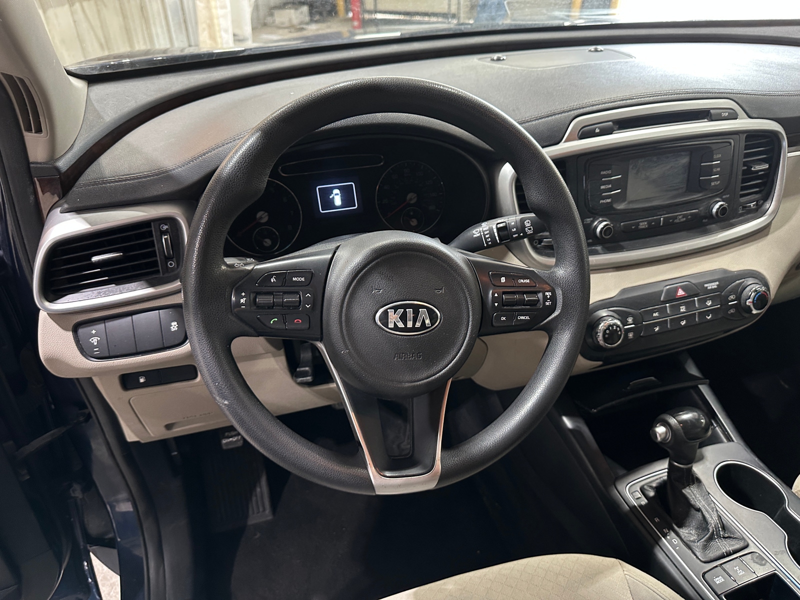 Thumbnail: 2017 Kia Sorento - 5