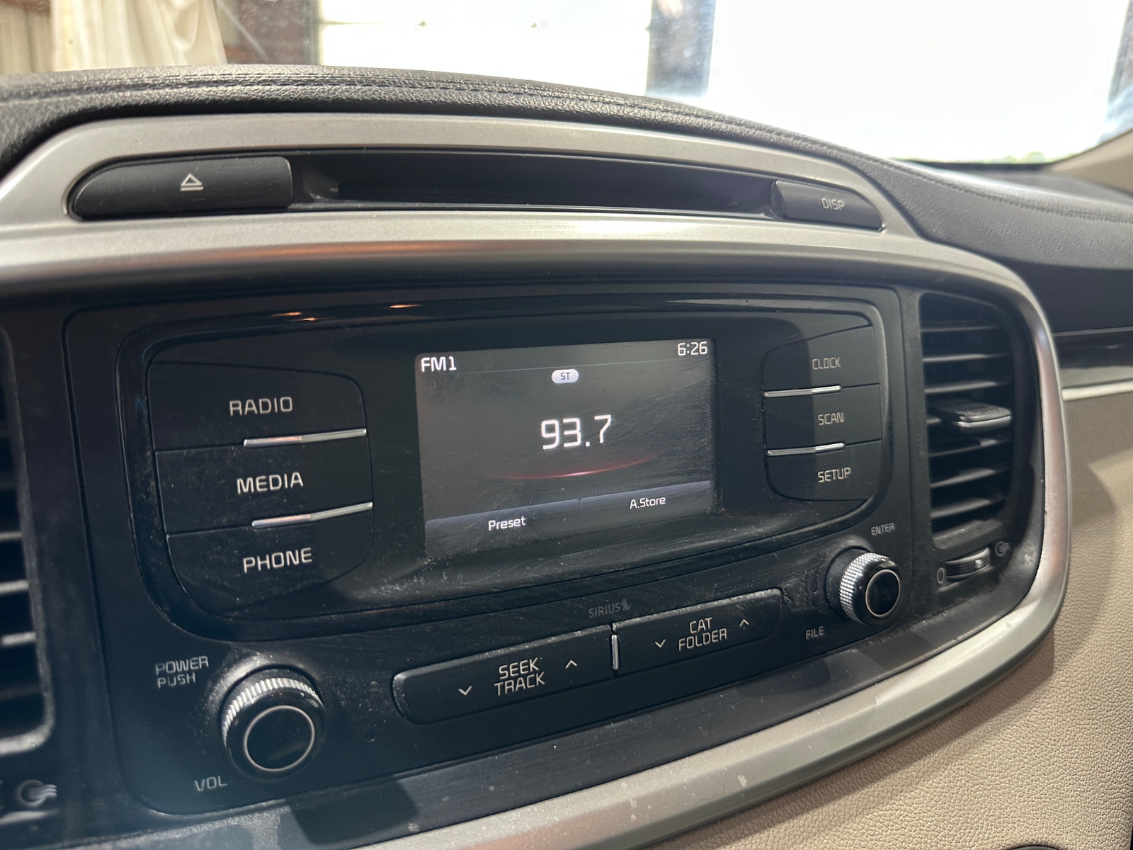 Thumbnail: 2017 Kia Sorento - 4