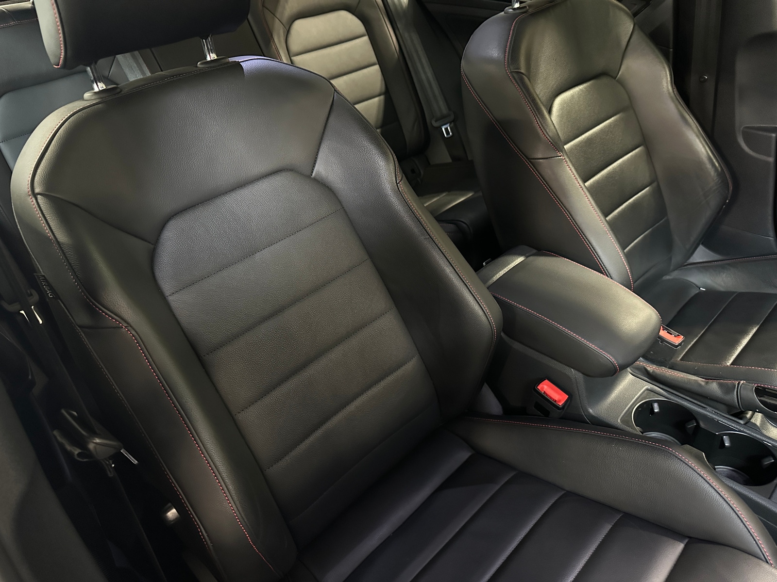 Thumbnail: 2016 Volkswagen Golf - 2
