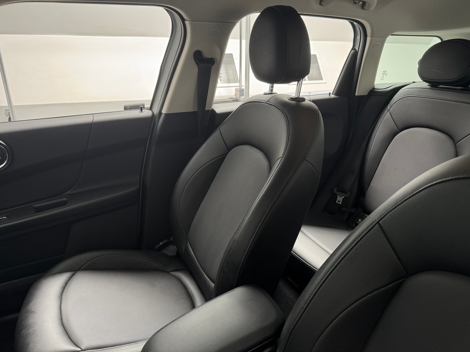 Thumbnail: 2017 MINI Cooper Countryman - 2
