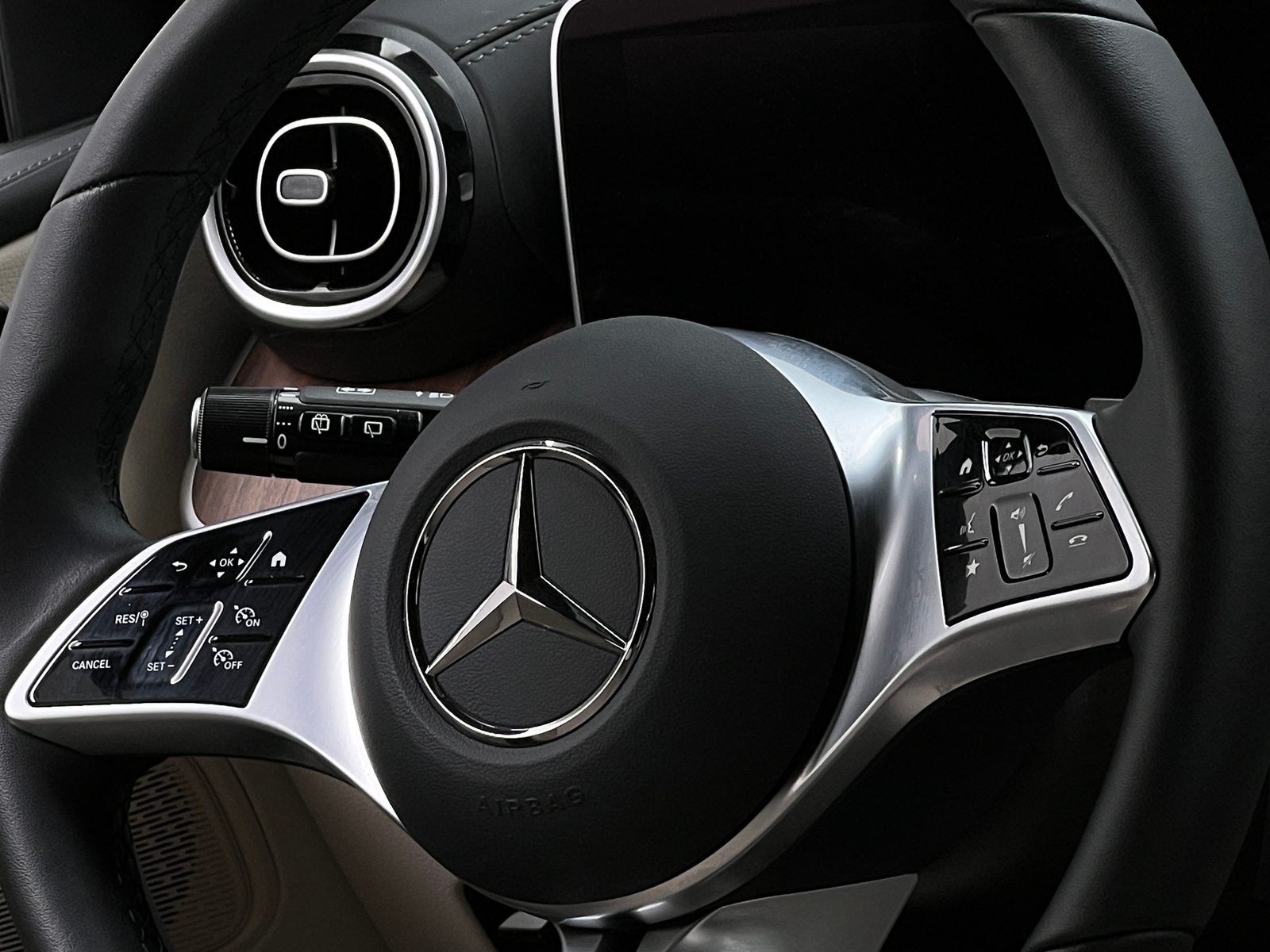 Thumbnail: 2024 Mercedes-Benz GLC - 4