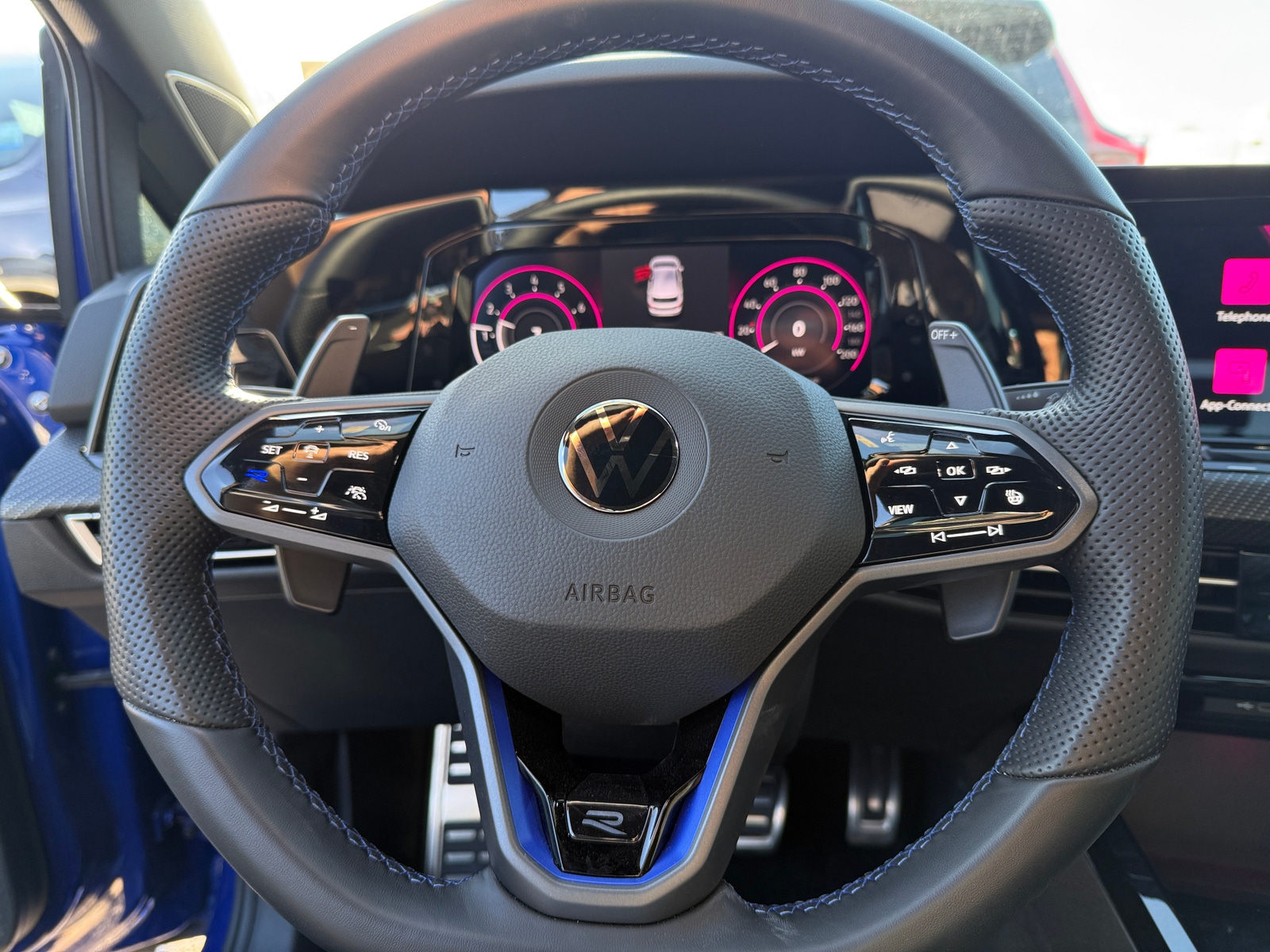 Thumbnail: 2023 Volkswagen Golf - 4
