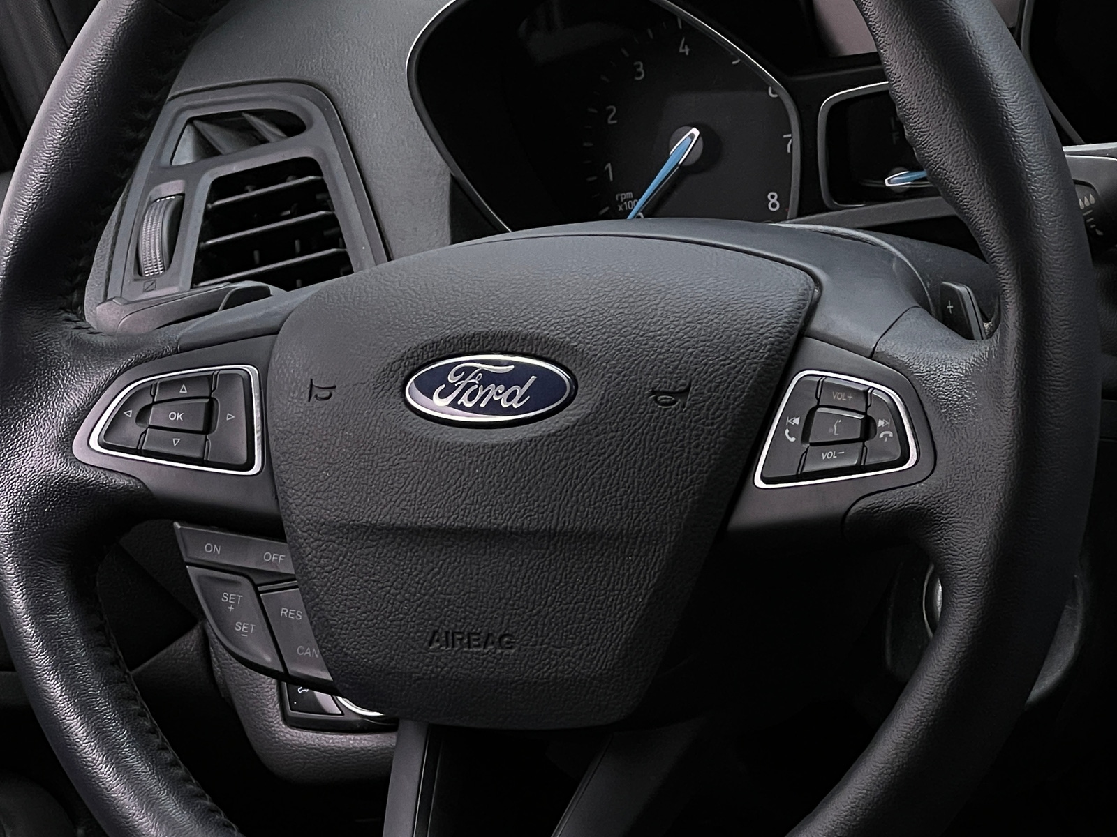 Thumbnail: 2017 Ford Escape - 5