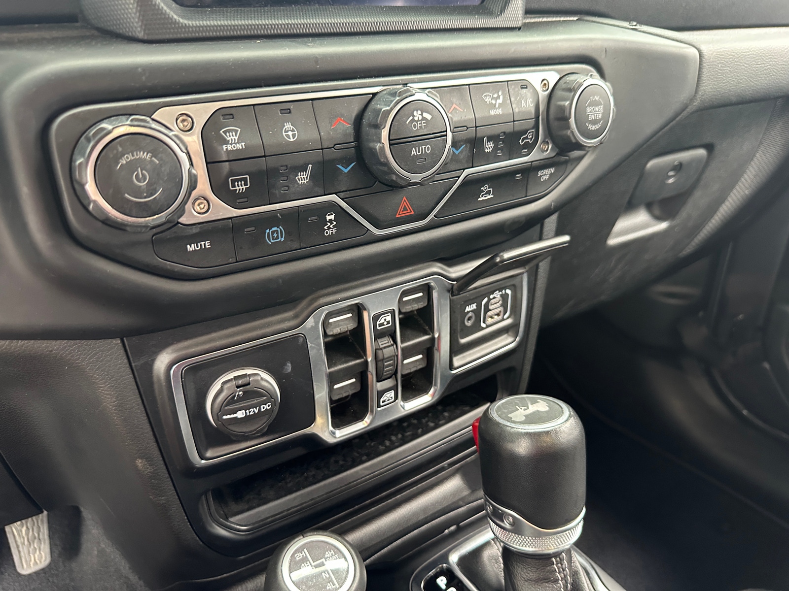Thumbnail: 2022 Jeep Wrangler - 3