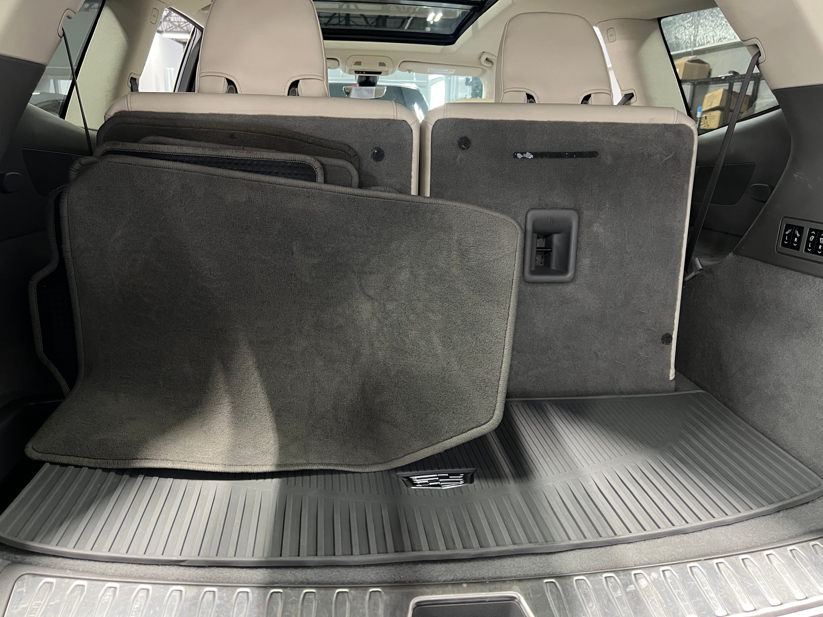 Thumbnail: 2021 Cadillac XT6 - 6