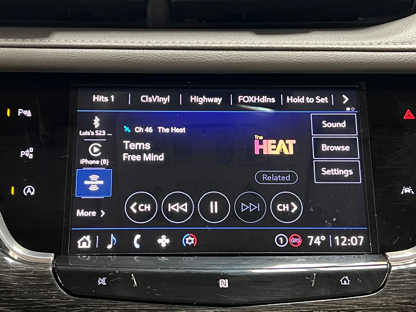 Thumbnail: 2021 Cadillac XT6 - 3