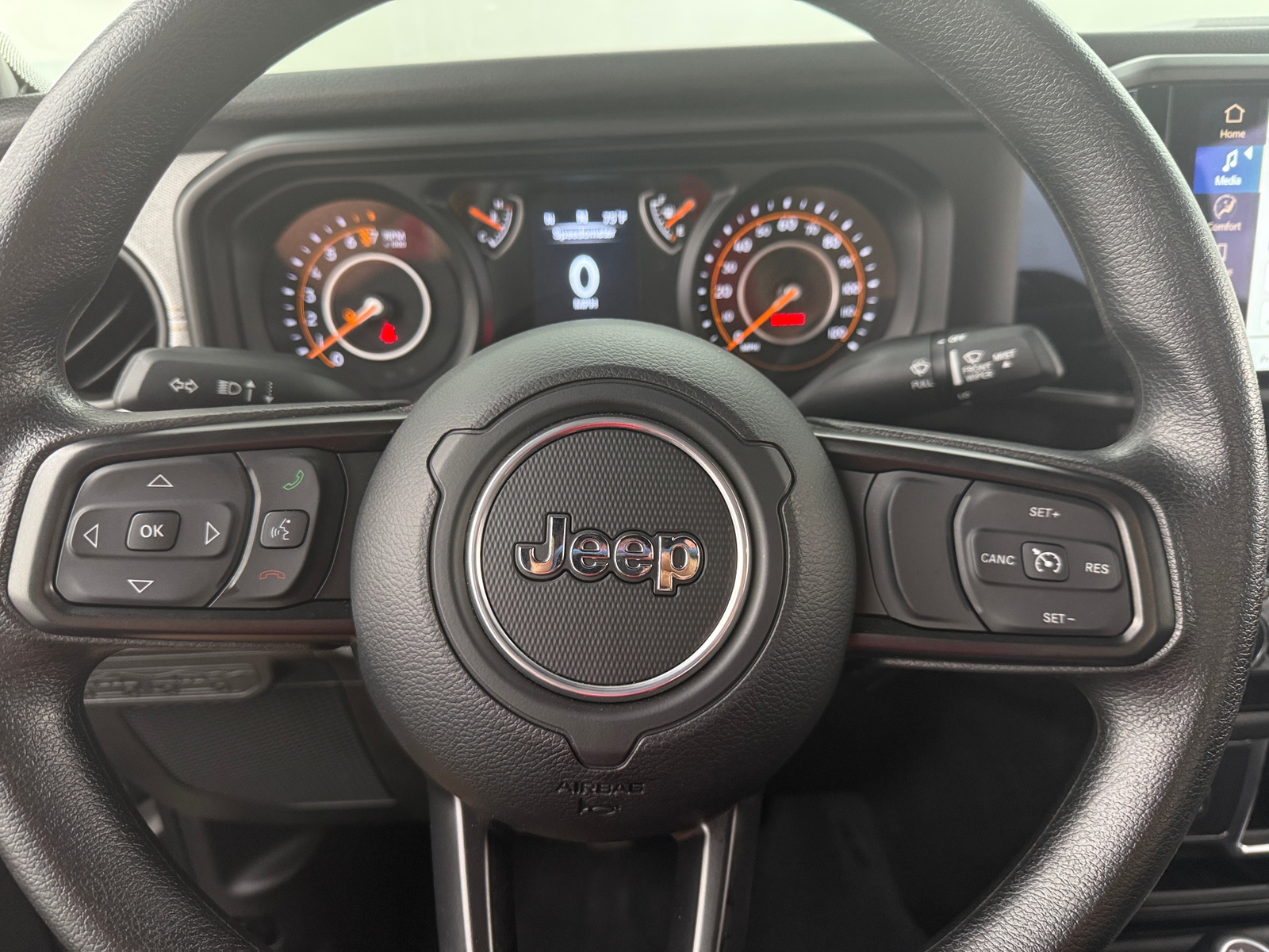 Thumbnail: 2024 Jeep Gladiator - 5