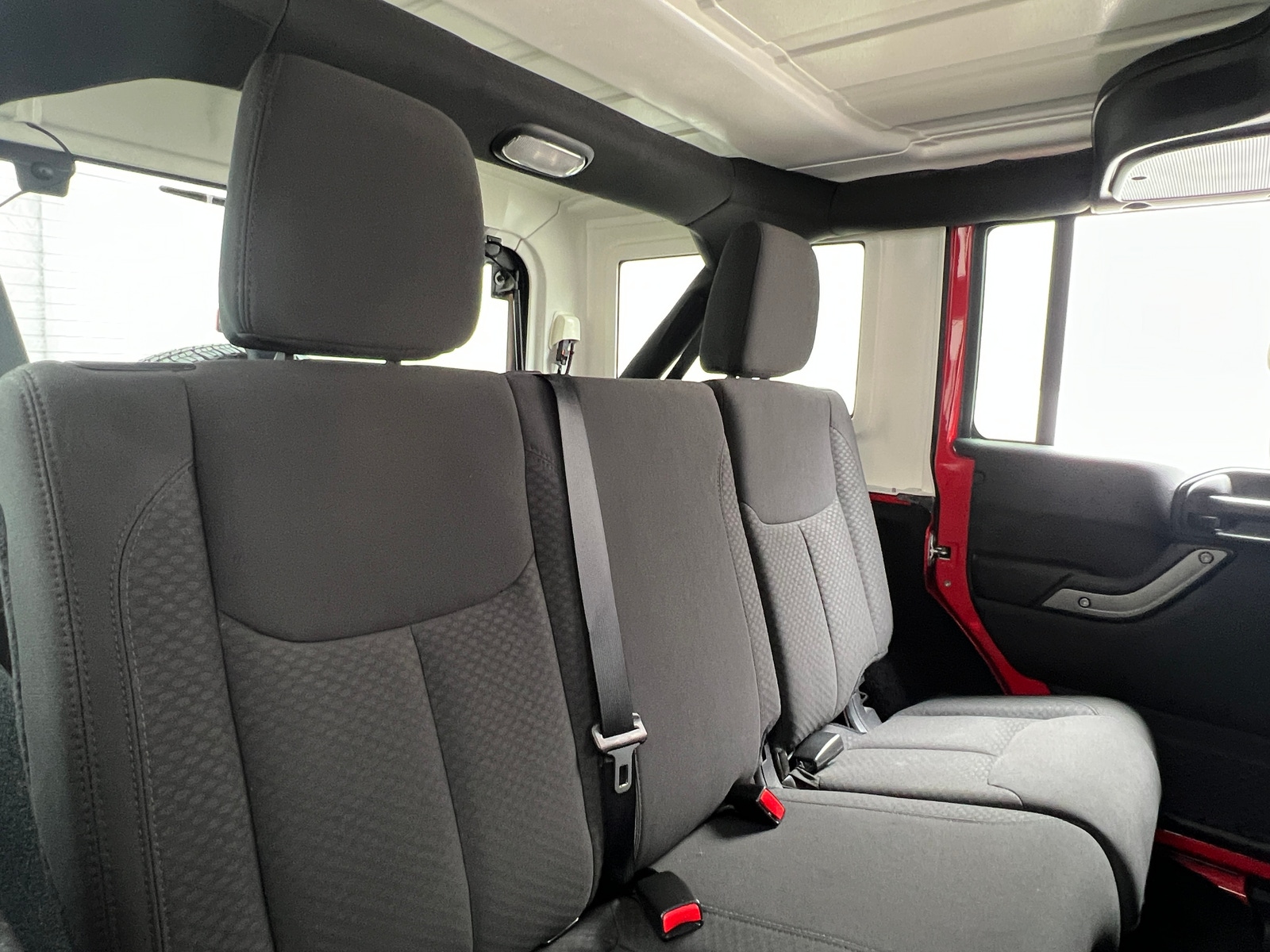 Thumbnail: 2015 Jeep Wrangler - 6