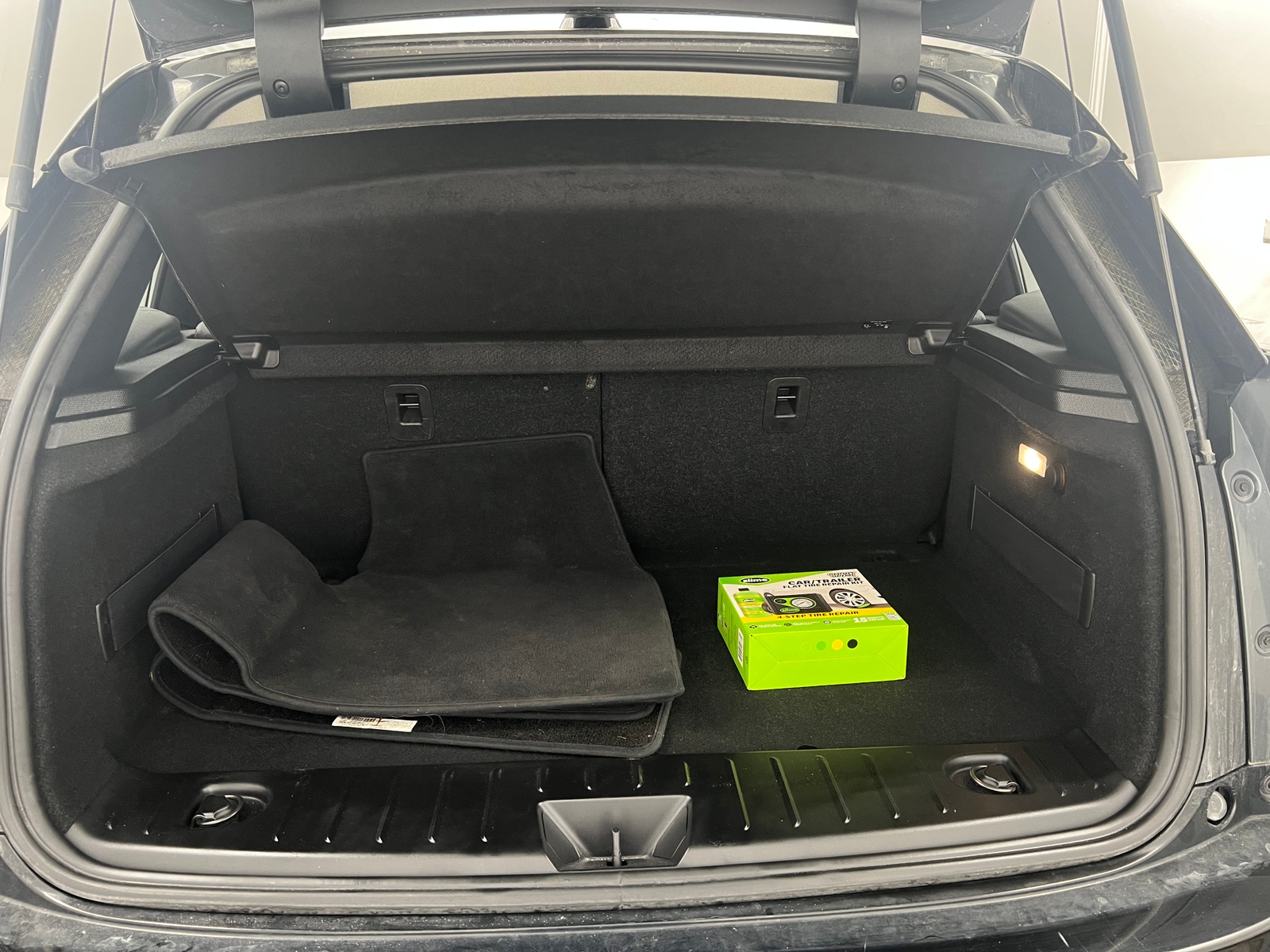 Thumbnail: 2017 BMW i3 - 6