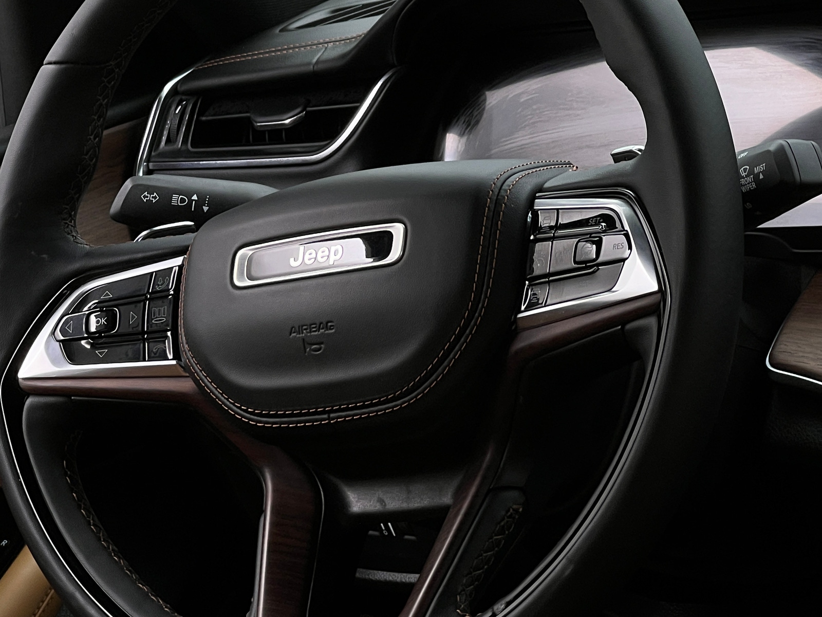 Thumbnail: 2023 Jeep Grand Cherokee - 4