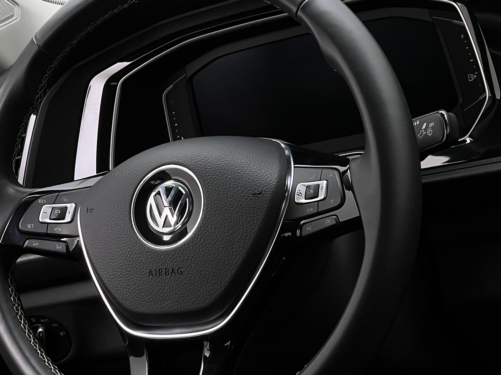 Thumbnail: 2021 Volkswagen Jetta - 4