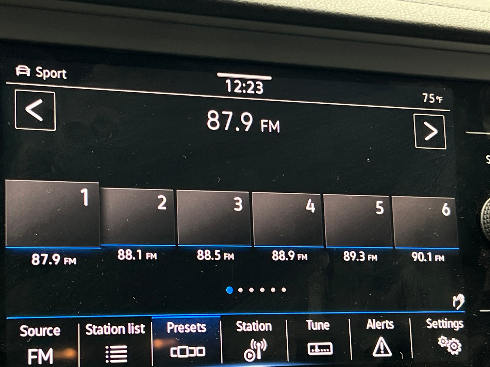 Thumbnail: 2021 Volkswagen Jetta - 3