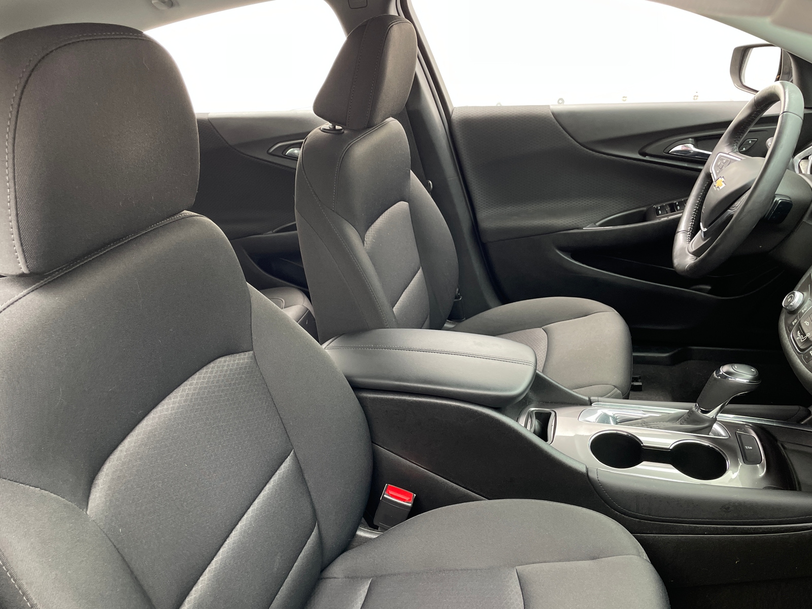Thumbnail: 2018 Chevrolet Malibu - 2