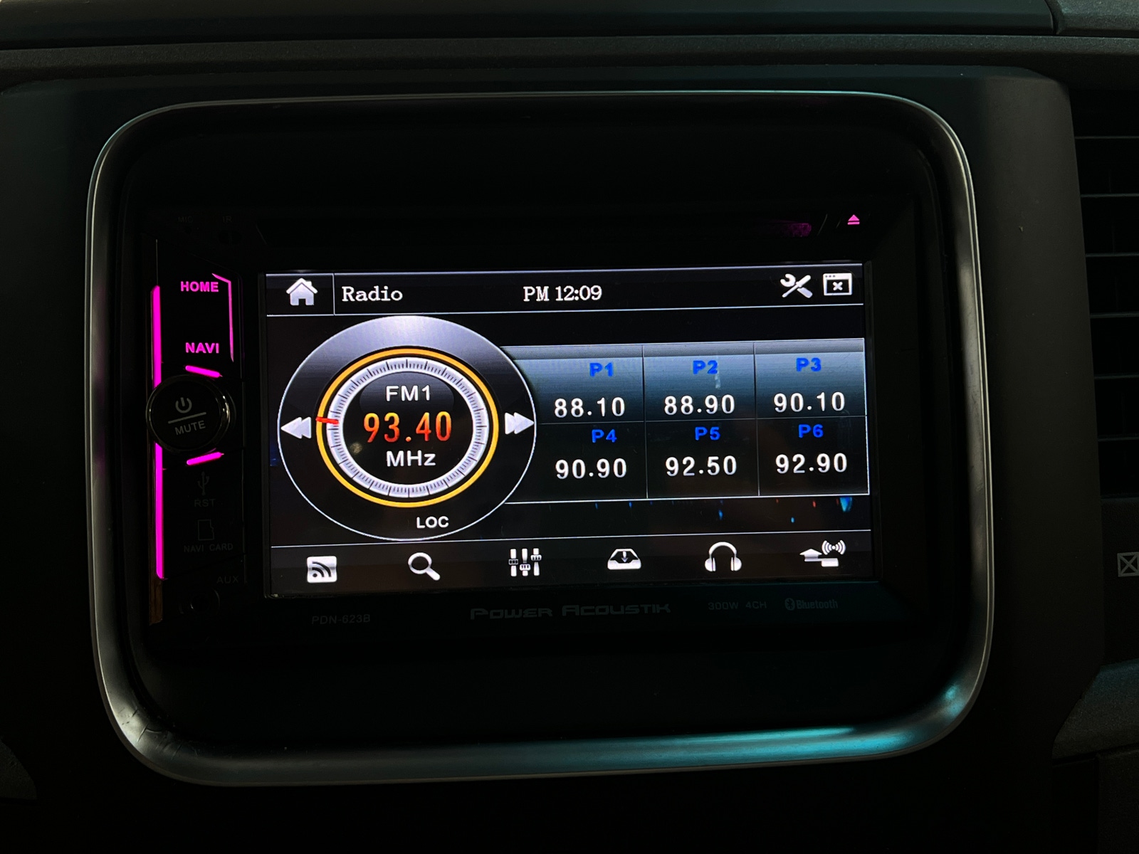 Thumbnail: 2019 RAM 1500 Classic - 3