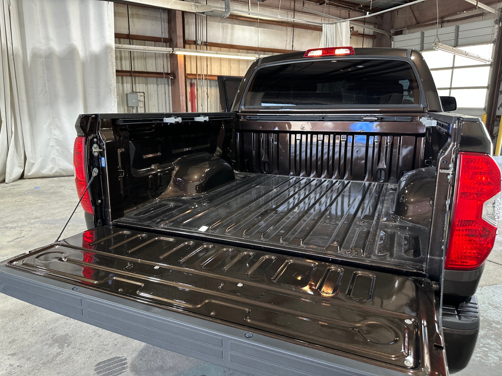 Thumbnail: 2019 Toyota Tundra - 6