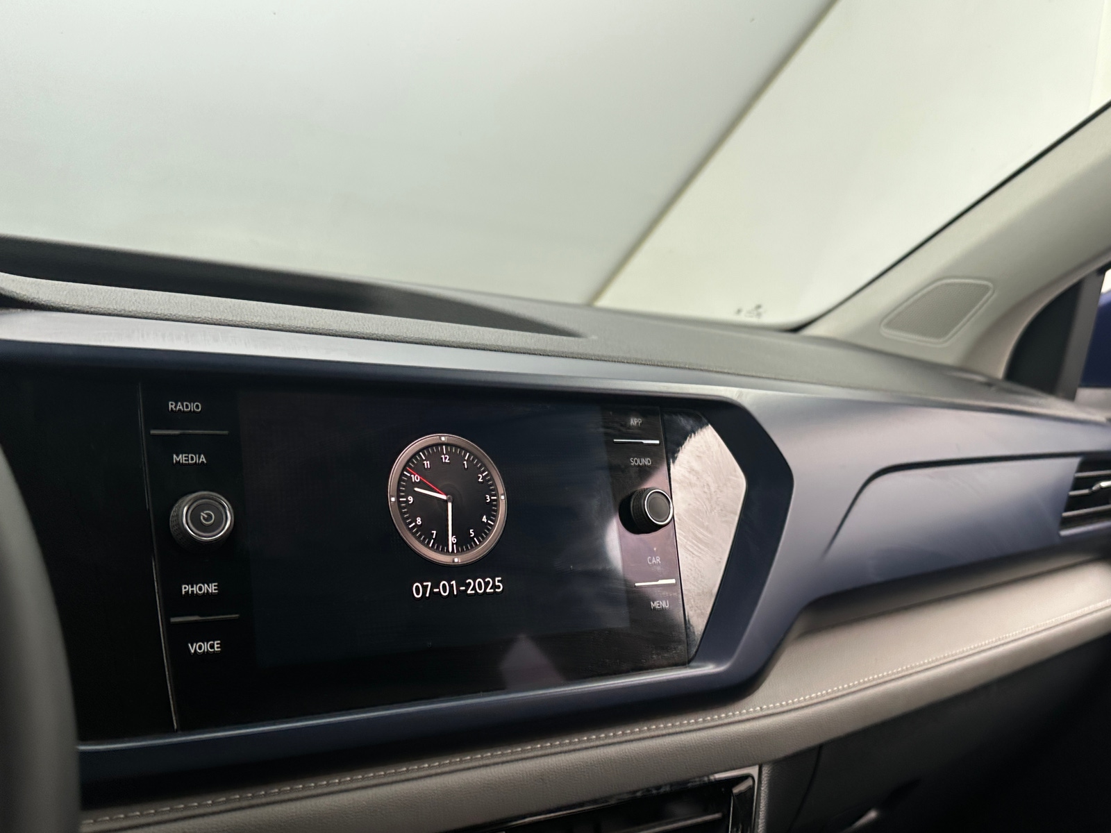 Thumbnail: 2024 Volkswagen Taos - 3