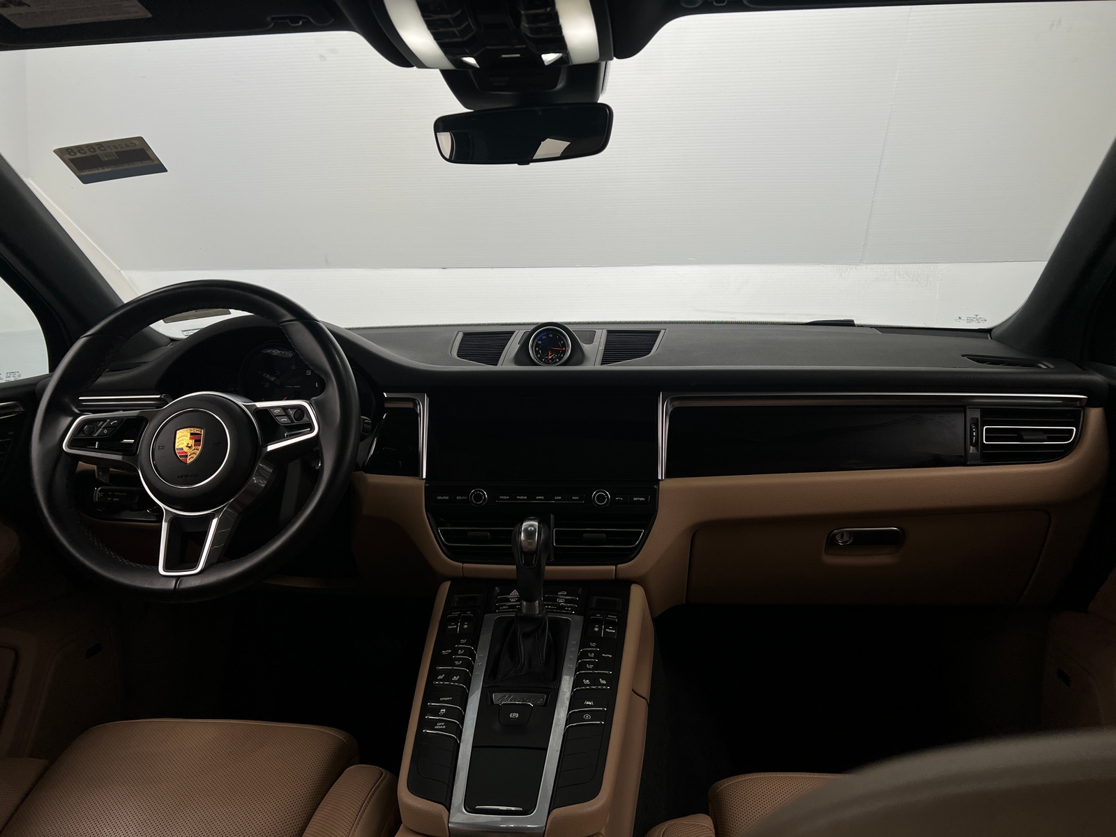 Thumbnail: 2020 Porsche Macan - 3