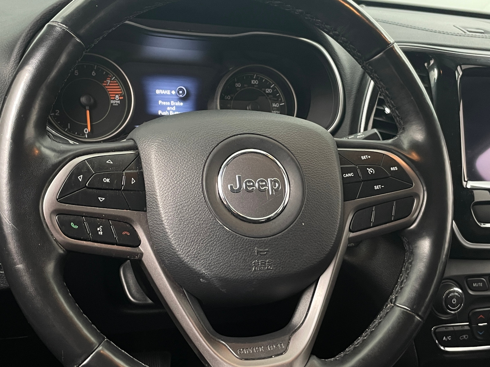 Thumbnail: 2019 Jeep Cherokee - 4