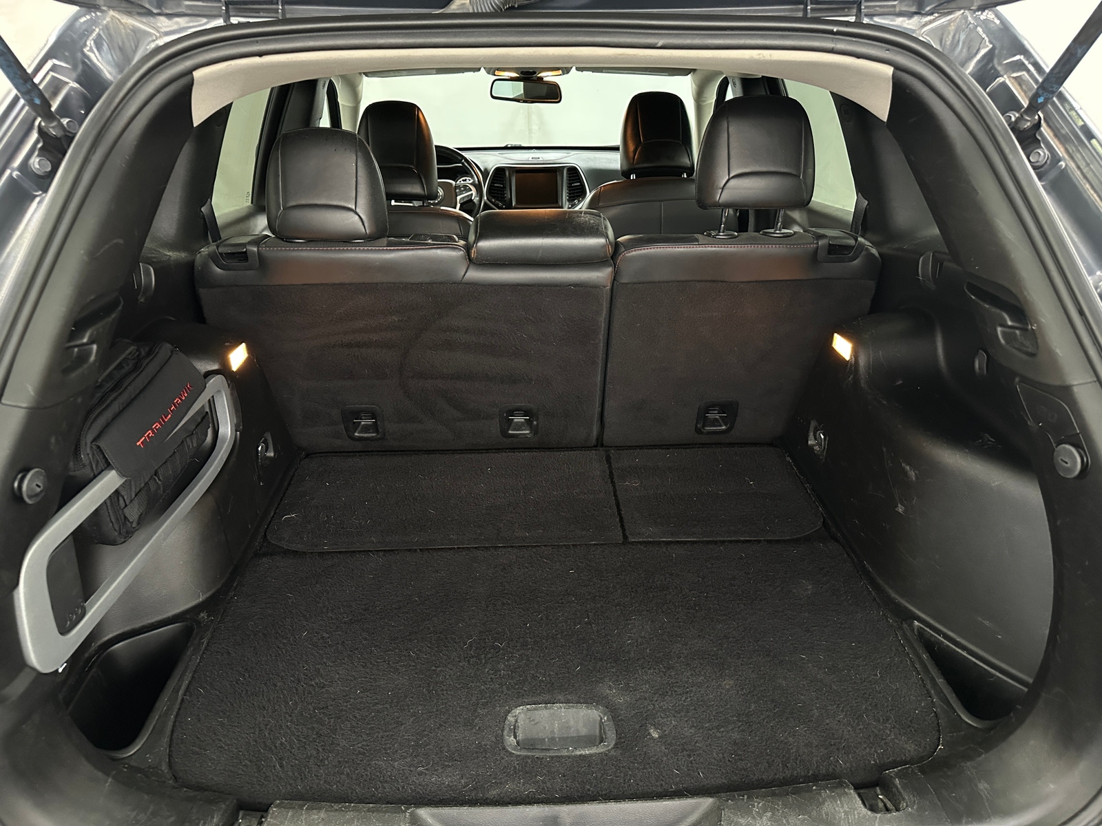 Thumbnail: 2016 Jeep Cherokee - 6