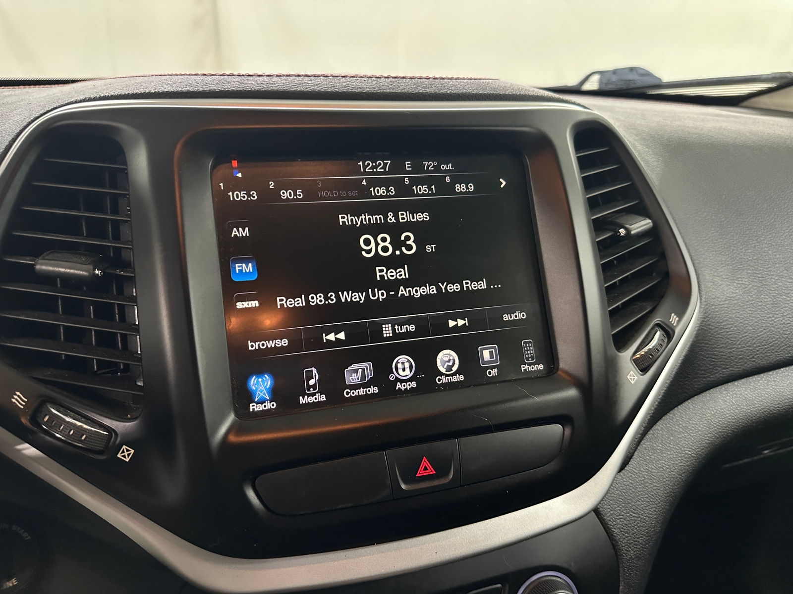 Thumbnail: 2016 Jeep Cherokee - 3