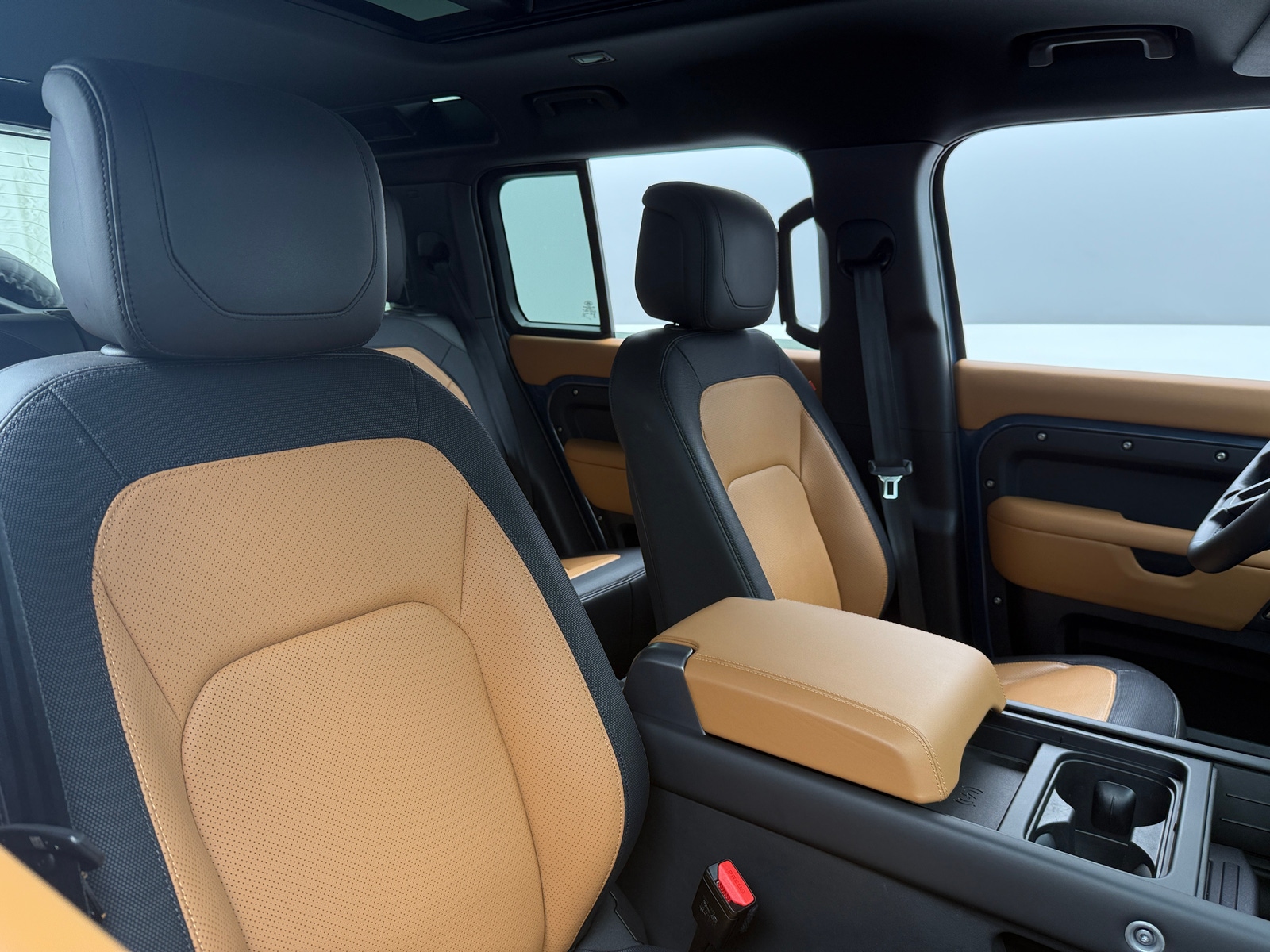 Thumbnail: 2024 Land Rover Defender - 2