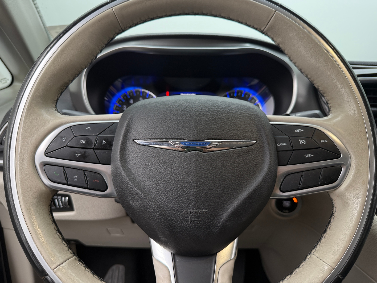 Thumbnail: 2019 Chrysler Pacifica - 4