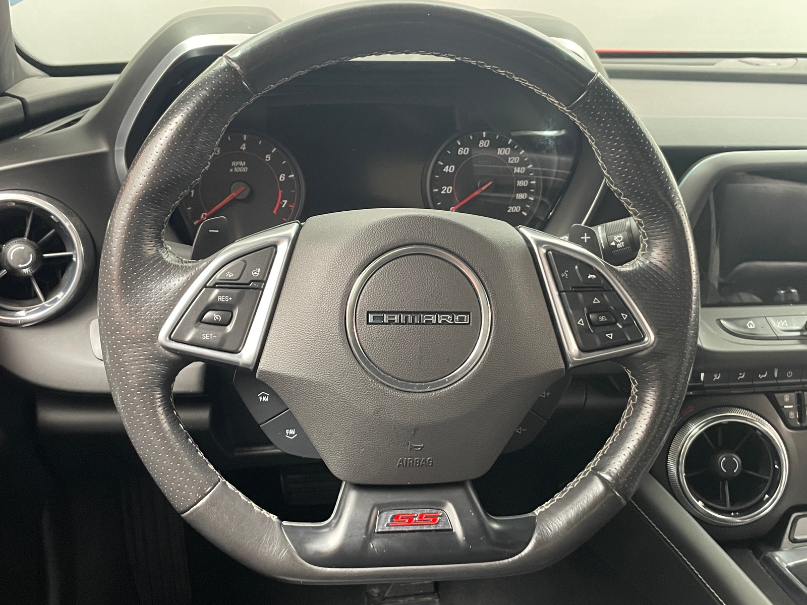 Thumbnail: 2019 Chevrolet Camaro - 3