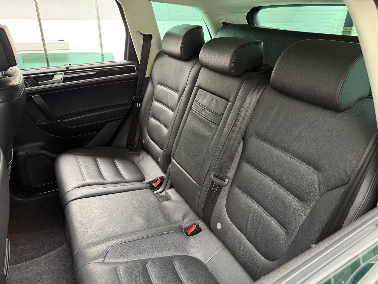 Thumbnail: 2016 Volkswagen Touareg - 6