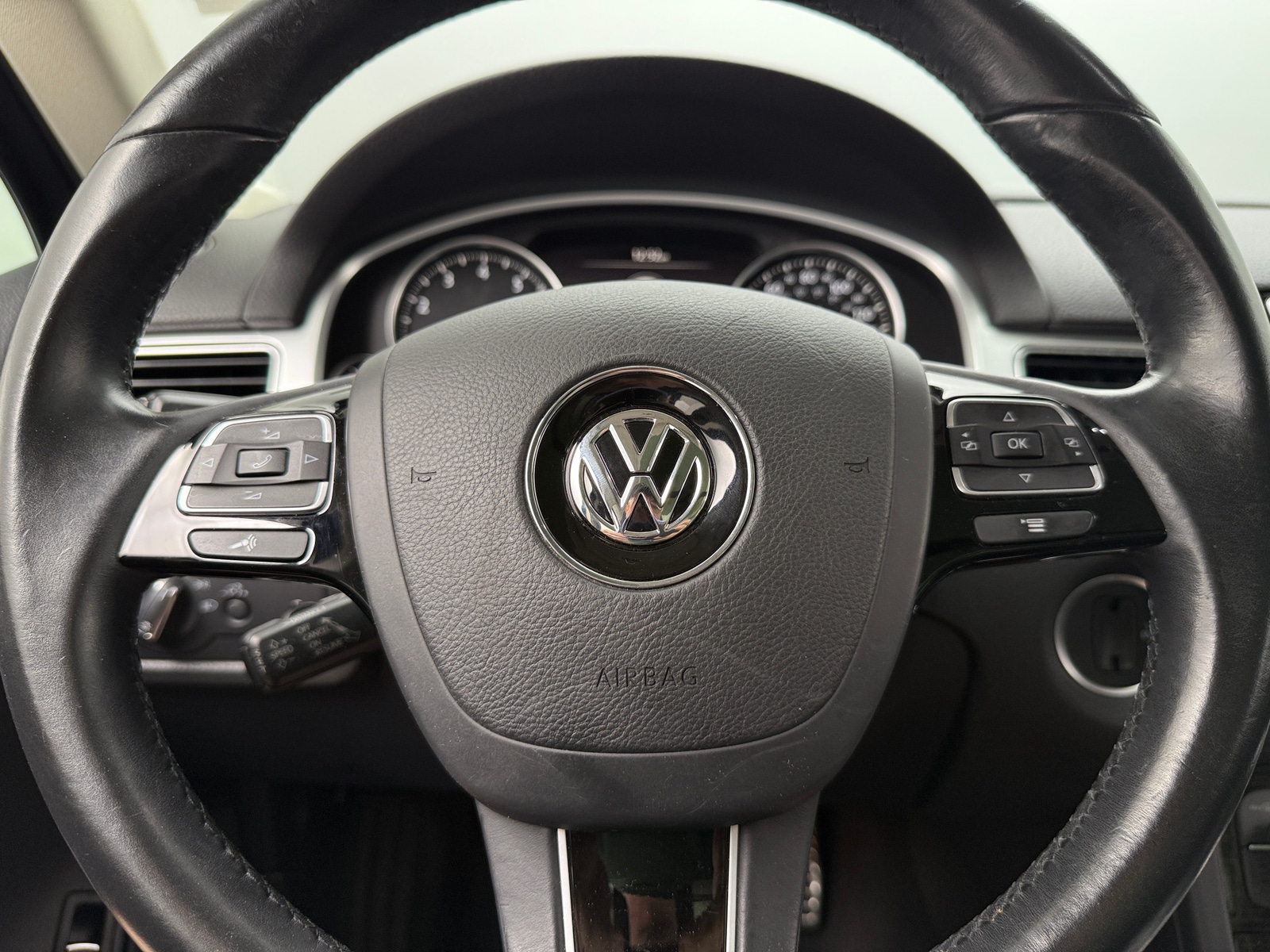 Thumbnail: 2016 Volkswagen Touareg - 5