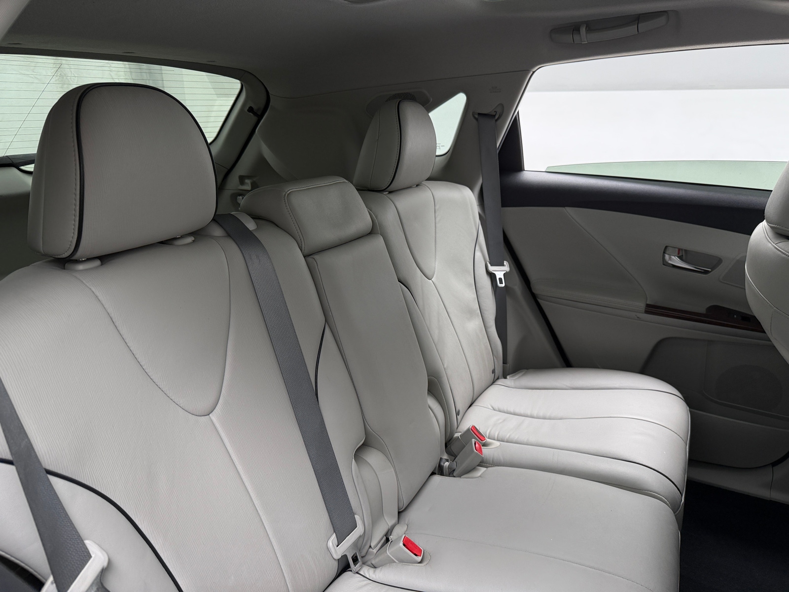 Thumbnail: 2011 Toyota Venza - 6
