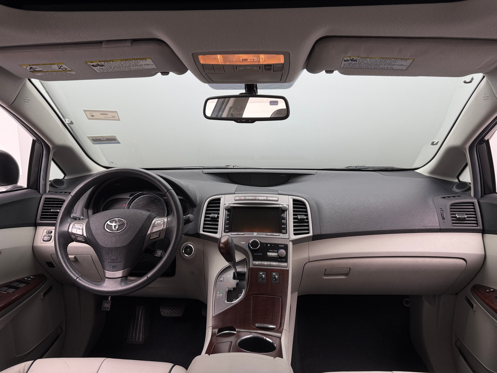 Thumbnail: 2011 Toyota Venza - 3