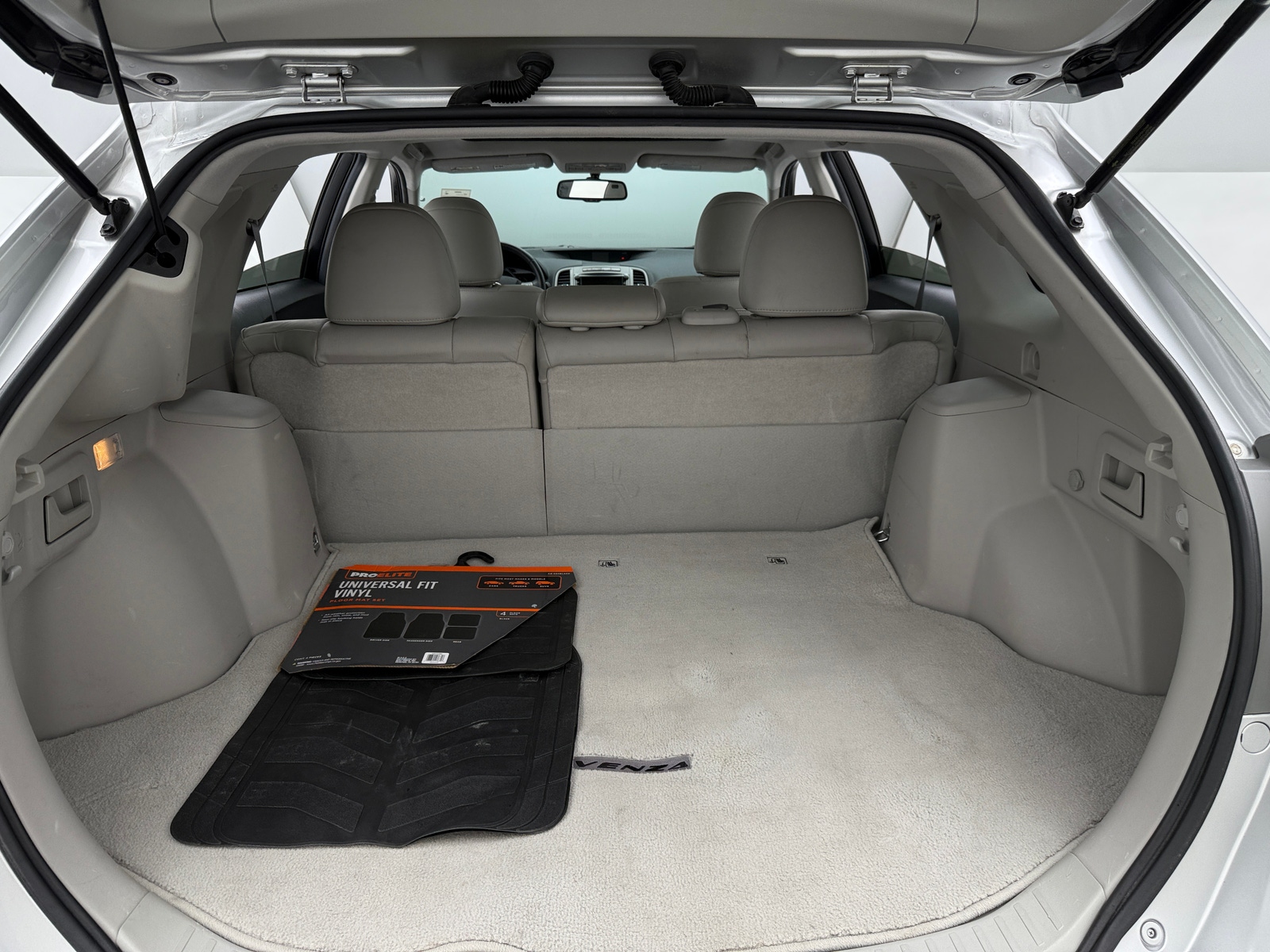 Thumbnail: 2011 Toyota Venza - 7