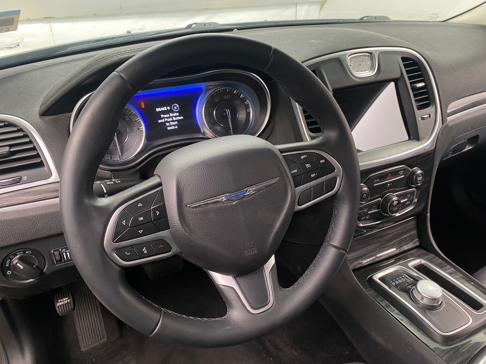 Thumbnail: 2018 Chrysler 300 - 4