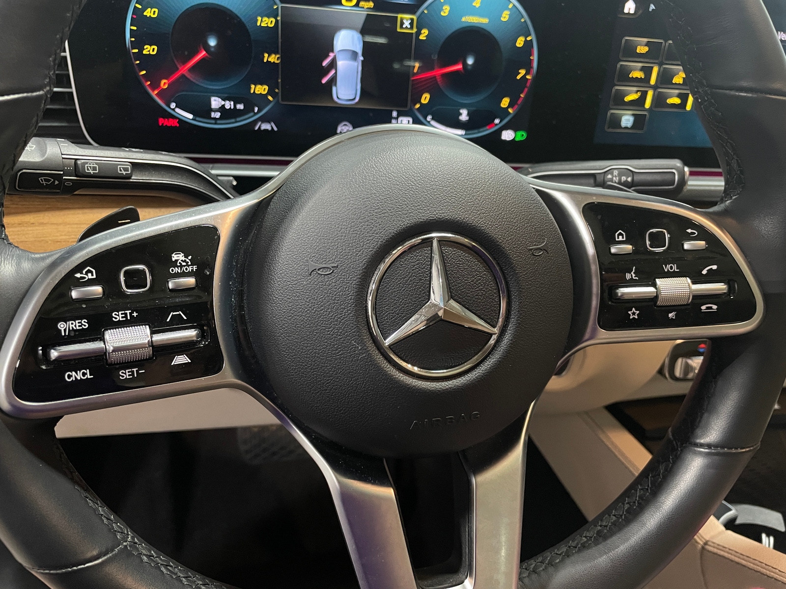 Thumbnail: 2023 Mercedes-Benz GLE - 4