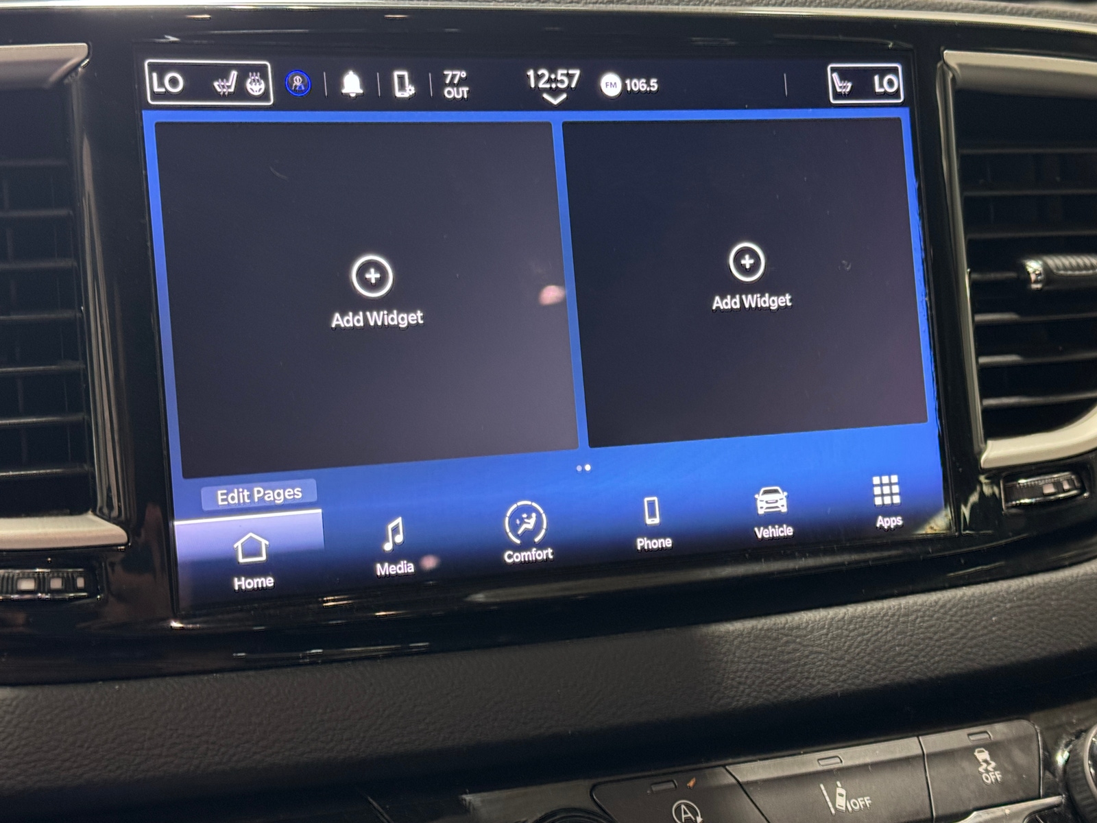 Thumbnail: 2022 Chrysler Pacifica - 3