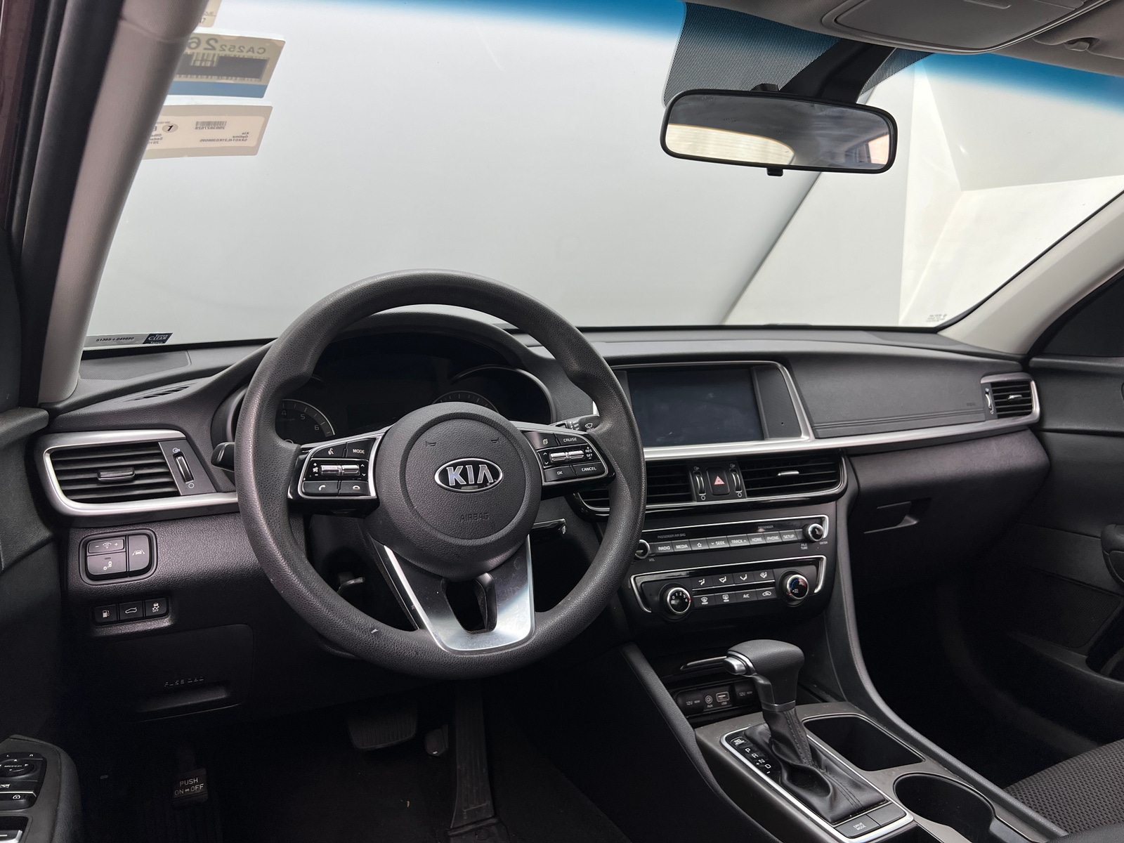 Thumbnail: 2019 Kia Optima - 3