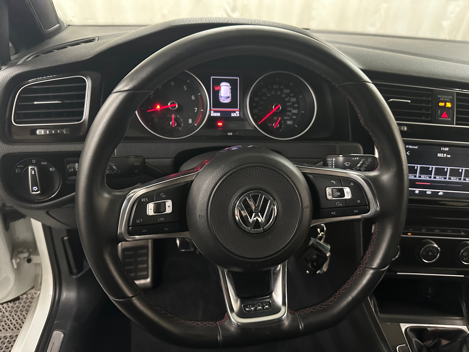 Thumbnail: 2017 Volkswagen Golf - 5