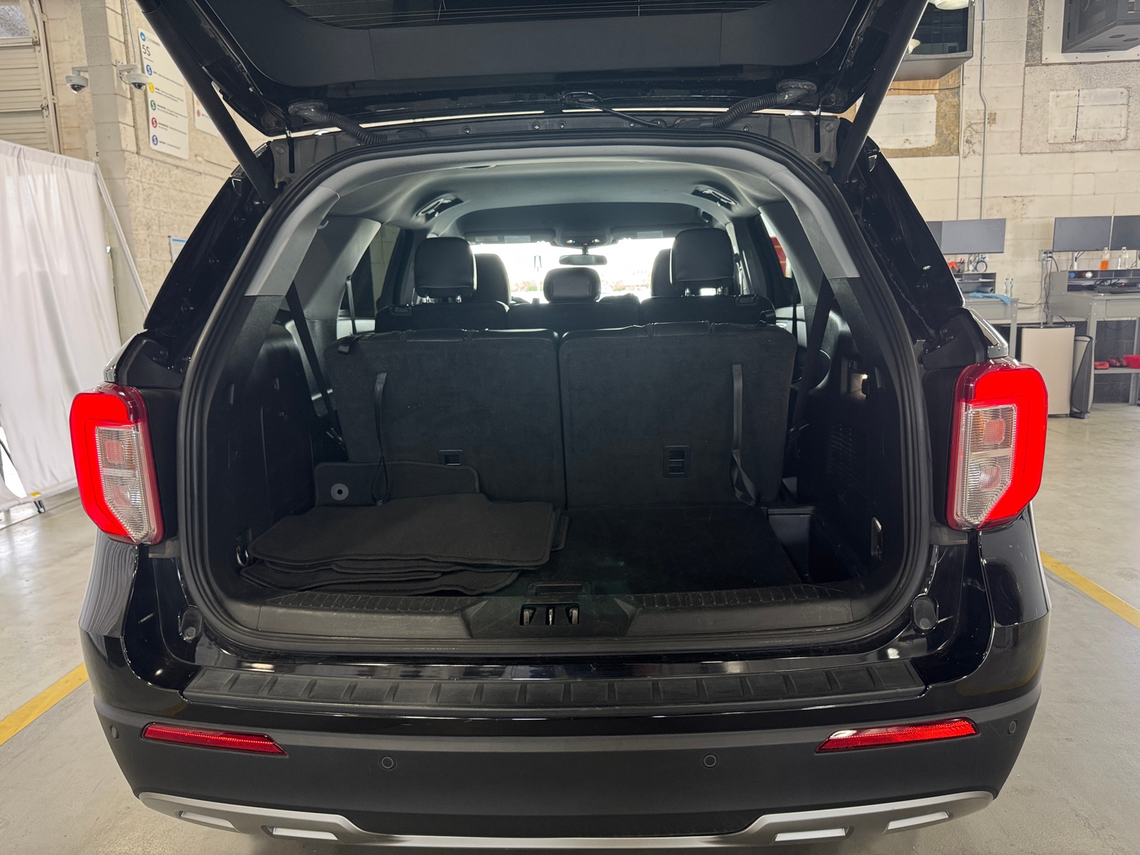 Thumbnail: 2024 Ford Explorer - 6