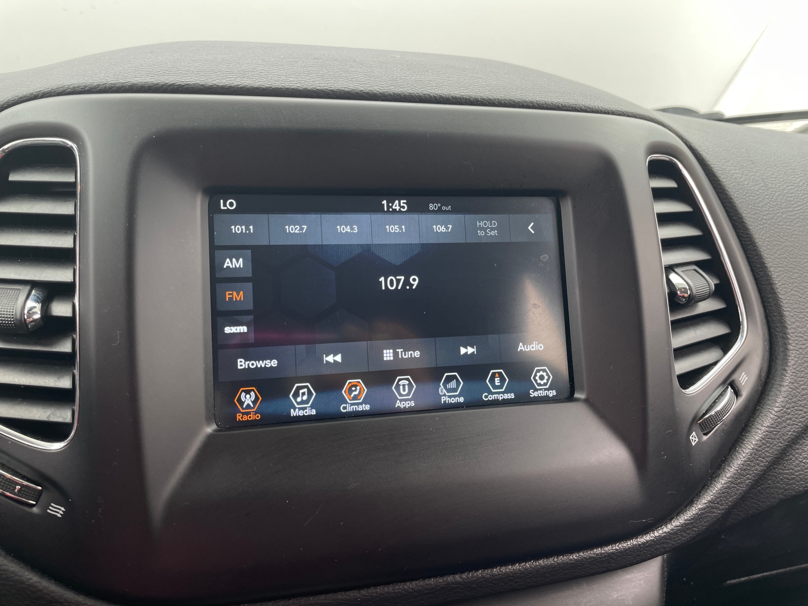 Thumbnail: 2018 Jeep Compass - 3