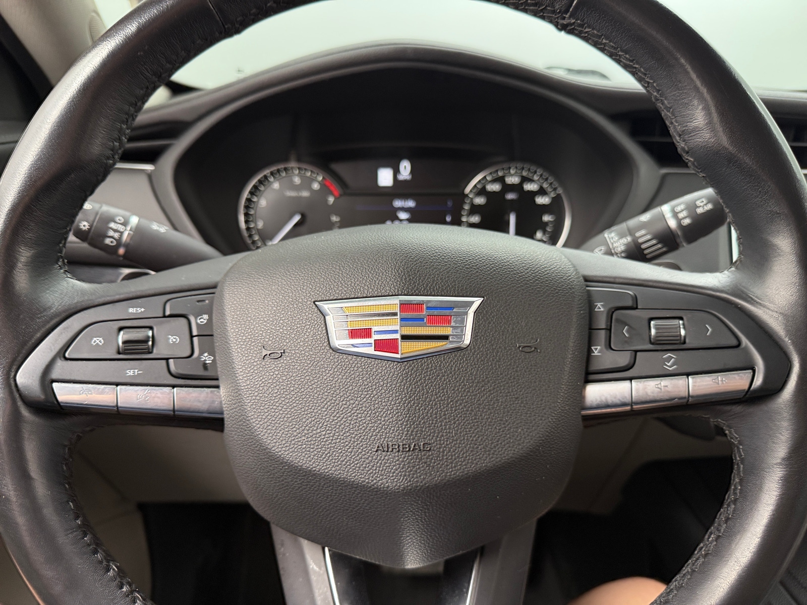 Thumbnail: 2020 Cadillac XT4 - 4