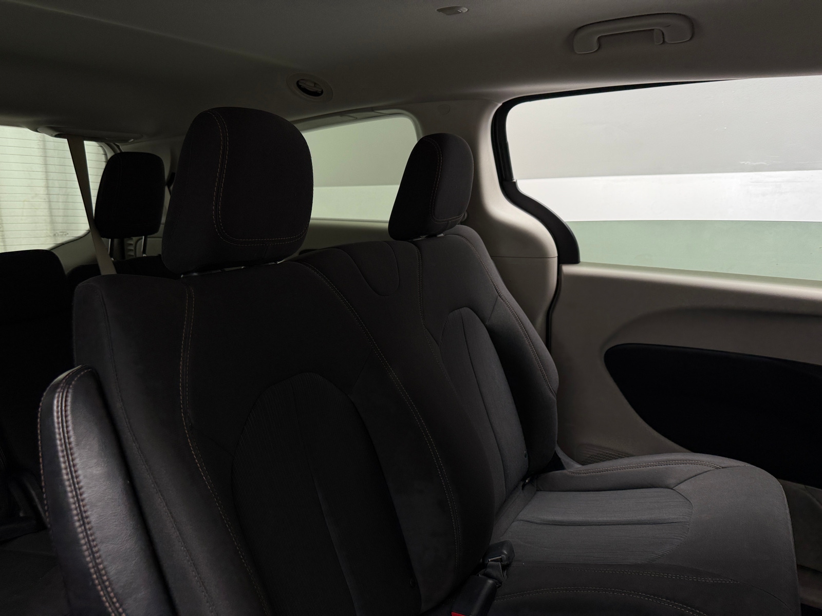 Thumbnail: 2018 Chrysler Pacifica - 6