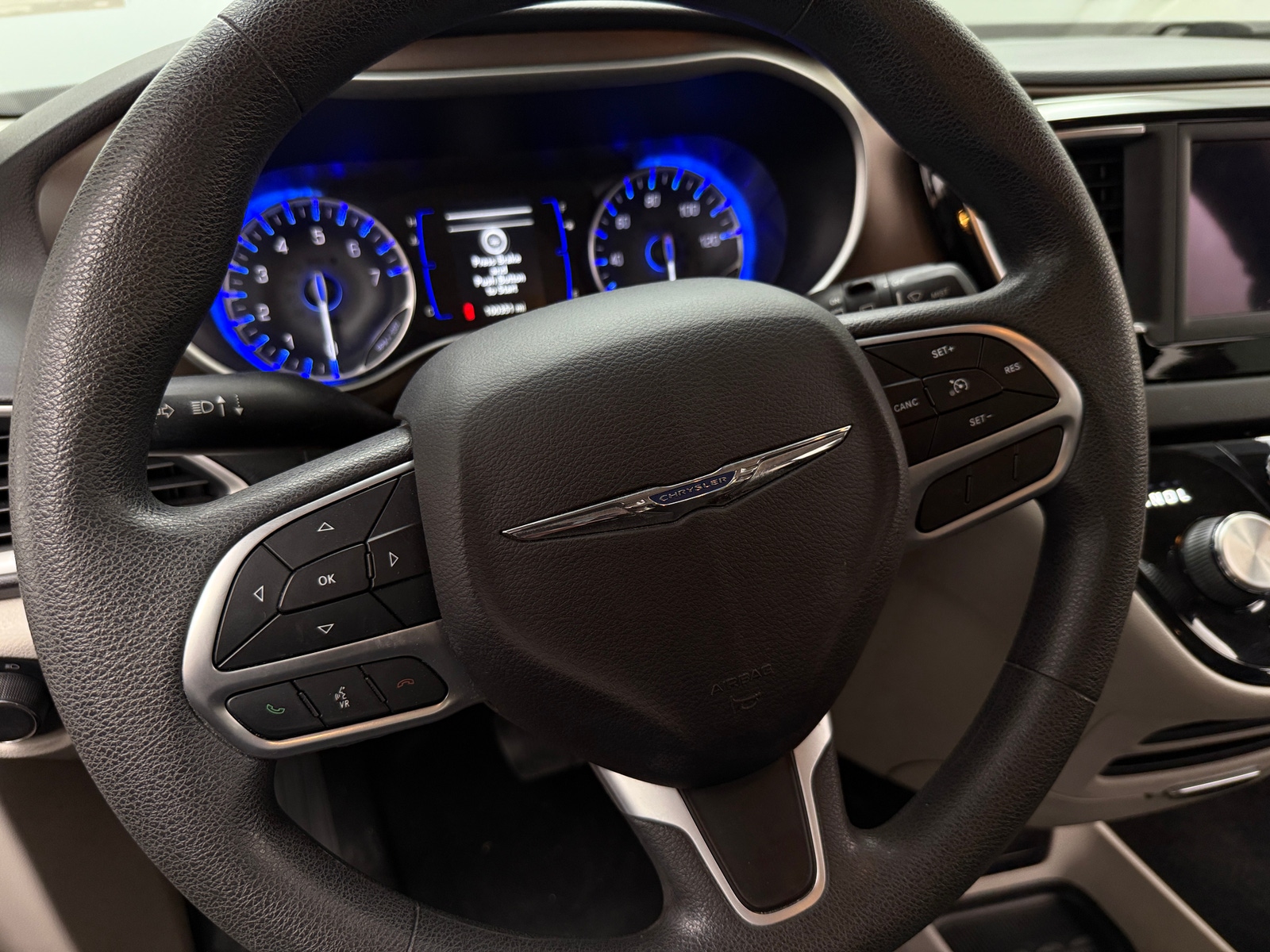 Thumbnail: 2018 Chrysler Pacifica - 5
