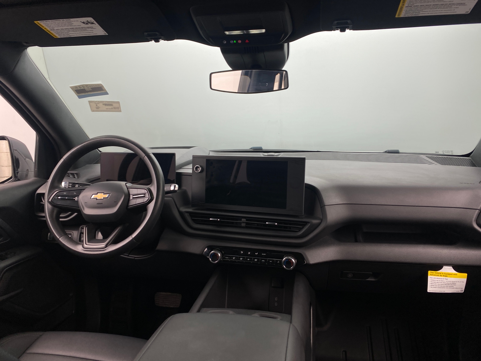 Thumbnail: 2024 Chevrolet Silverado EV - 2