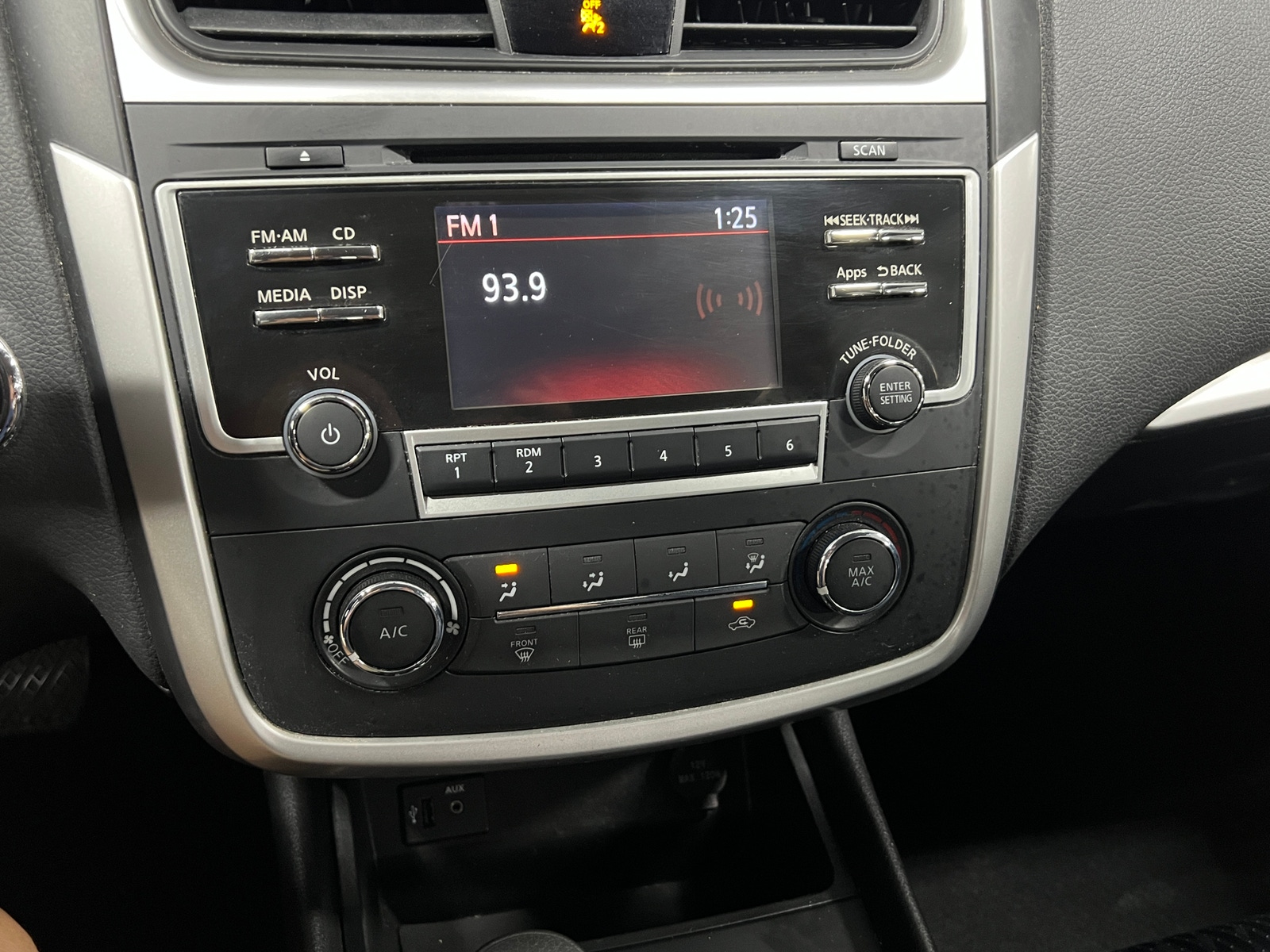 Thumbnail: 2016 Nissan Altima - 4